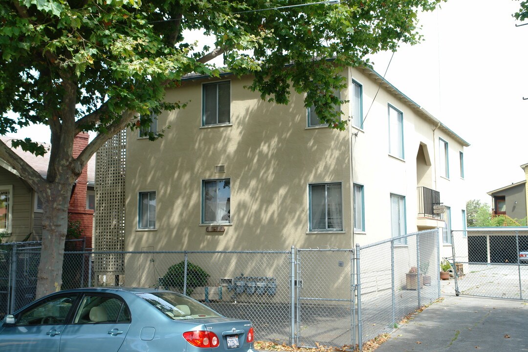 1411-1413 Alcatraz Ave in Berkeley, CA - Foto de edificio
