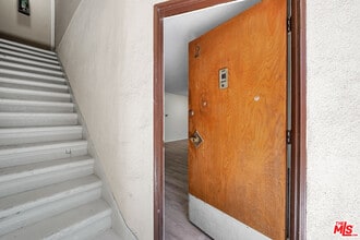 1236 McClellan Dr in Los Angeles, CA - Building Photo - Building Photo