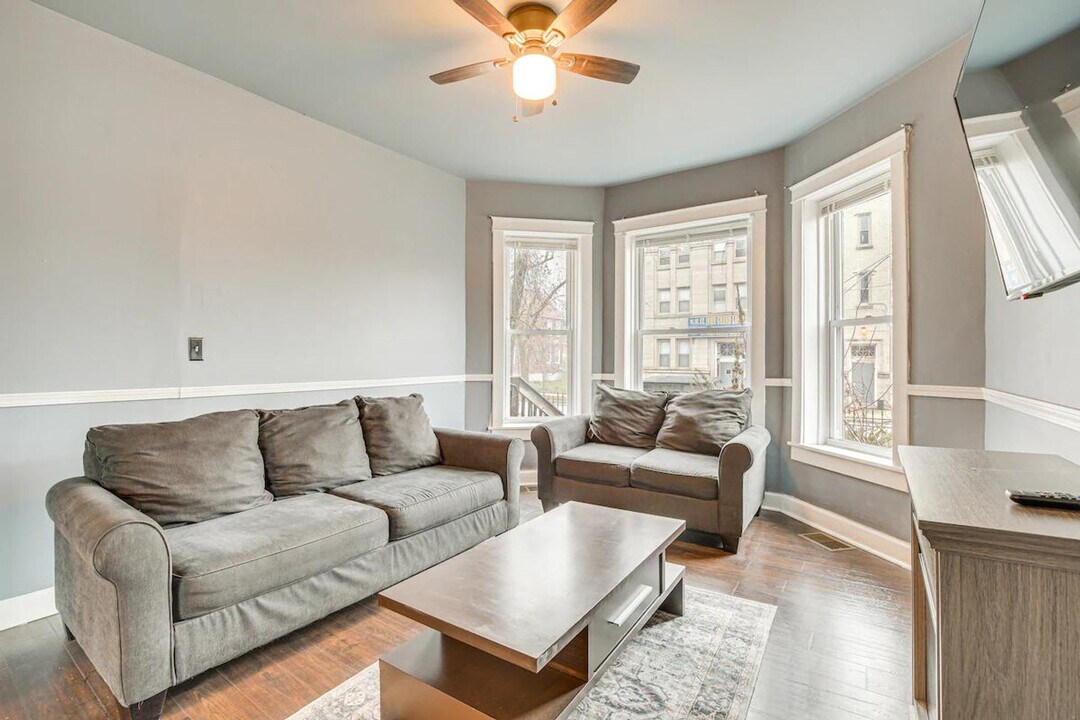 7442 S Ingleside Ave in Chicago, IL - Building Photo