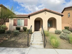 67426 Rio Vista Dr in Cathedral City, CA - Foto de edificio - Building Photo