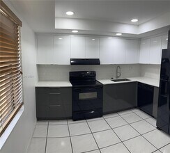 40 Chestnut Cir in Hollywood, FL - Building Photo - Building Photo