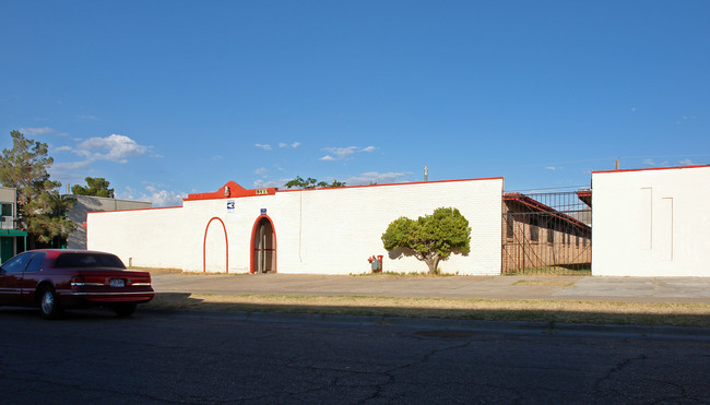 8413-8429 Statler St in El Paso, TX - Building Photo - Building Photo