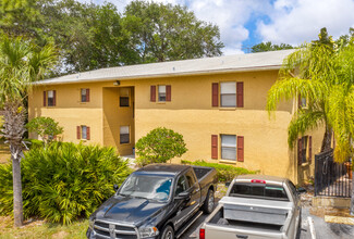 The Apartments at Oak Creek in Clearwater, FL - Building Photo - Building Photo