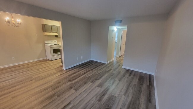 6300 Jeffrey Dr in Louisville, KY - Building Photo - Building Photo