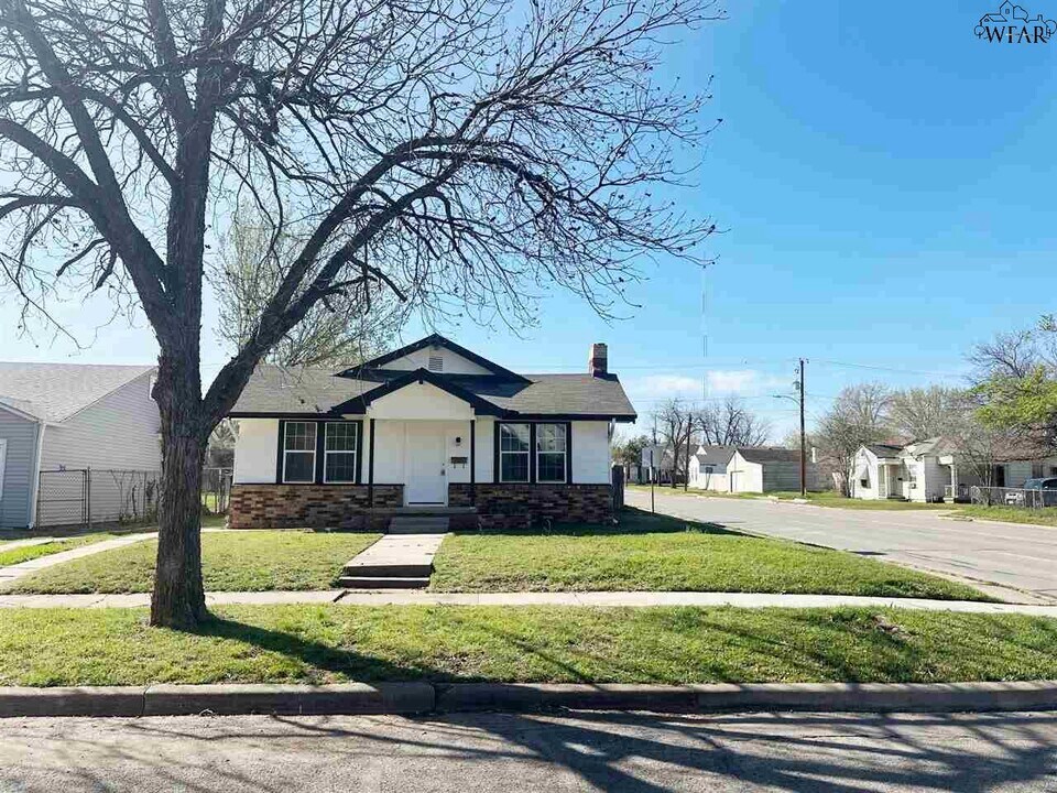 2100 Garfield St in Wichita Falls, TX - Building Photo