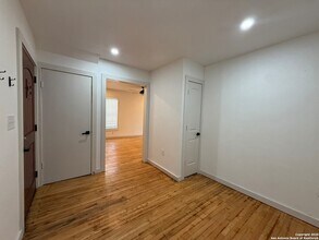 312 Natalen Ave, Unit C20 in San Antonio, TX - Building Photo - Building Photo