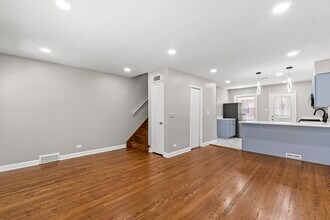 5039 W Jackson Blvd in Chicago, IL - Building Photo - Building Photo