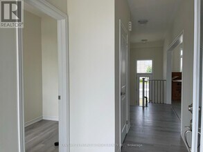 32 Purple Sage Dr in Brampton, ON - Building Photo - Building Photo