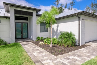 3432 SW 8th St in Cape Coral, FL - Building Photo - Building Photo