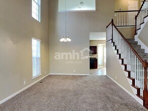 661 Sugar Mill Dr in Nashville, TN - Foto de edificio - Building Photo