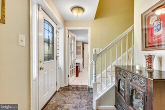 1311 MacBeth St in McLean, VA - Building Photo - Building Photo