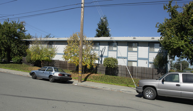 369 Albion Ave in Hayward, CA - Foto de edificio - Building Photo