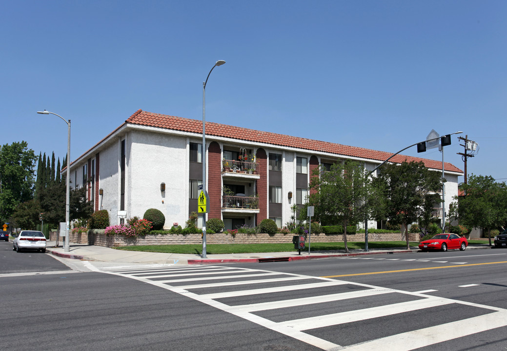 Horvath Apartments in Van Nuys, CA - Building Photo