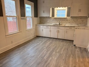 852 Maple Ave in Galesburg, IL - Building Photo - Building Photo