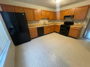 3822 Meadow Green Ct in Norcross, GA - Building Photo - Building Photo