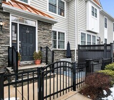 29 Carriage Gate Dr in Little Silver, NJ - Building Photo