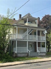 44 E Albert St-Unit -First Floor - #42 in Torrington, CT - Building Photo - Building Photo