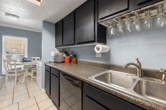 8921 Blind Pass Rd, Unit 250 in St Pete Beach, FL - Building Photo - Building Photo