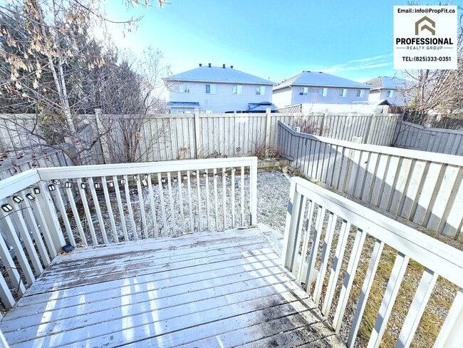 287 Macewan Rd SW in Edmonton, AB - Building Photo - Building Photo