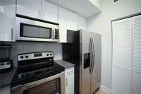 888 Brickell Key Dr, Unit 902 in Miami, FL - Building Photo - Building Photo