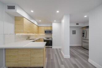 1800 NW 24th Ave in Miami, FL - Building Photo - Building Photo