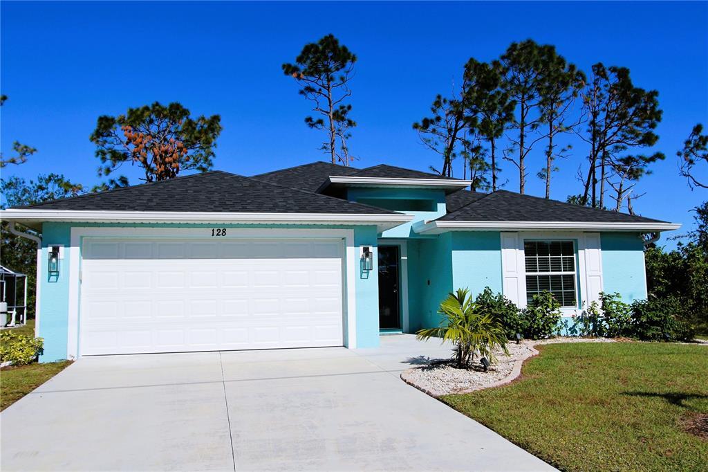 128 Linda Lee Dr in Rotonda West, FL - Building Photo