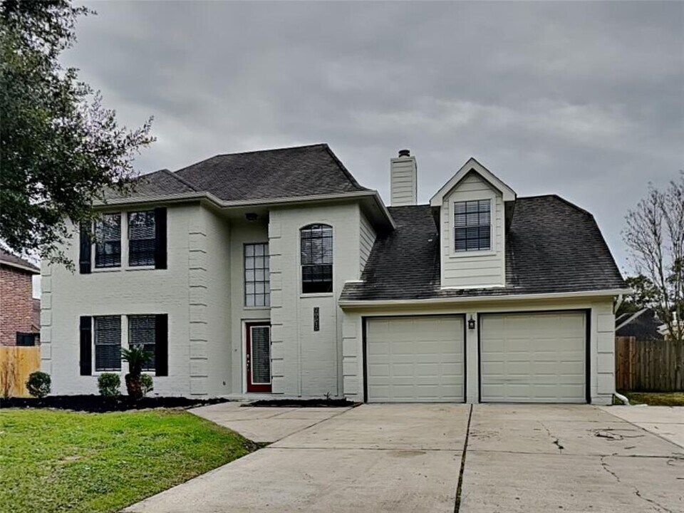 20515 Forest Stream Dr in Humble, TX - Foto de edificio