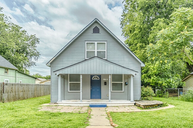 1404 S Lewis St, Unit Down