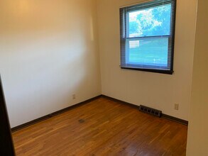 3025 Elaine Dr NW in Cedar Rapids, IA - Building Photo - Building Photo