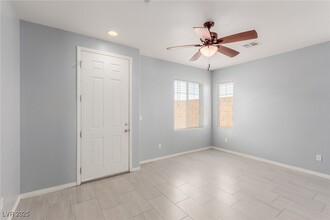 4496 Shallow Brush Ave in Las Vegas, NV - Building Photo - Building Photo