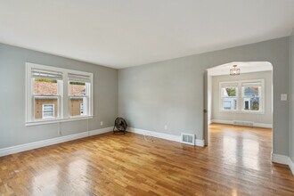 629 St Clair Ave in Jackson, MI - Building Photo - Building Photo