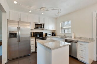 1057 E Butler Dr in Phoenix, AZ - Building Photo - Building Photo