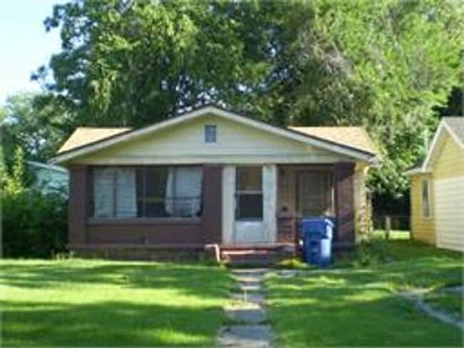 property at 2416 Maple Ave