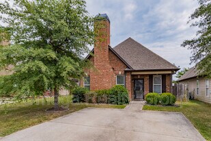 1144 Washington Dr in Moody, AL - Building Photo