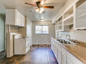 527 E Boeing Dr in Midwest City, OK - Building Photo - Building Photo