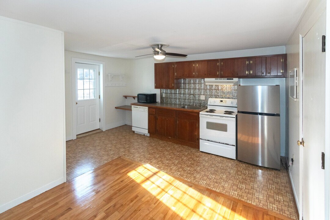 174 Drew Rd in Madbury, NH - Building Photo