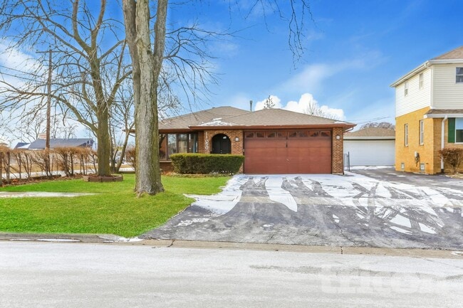 property at 11050 Parkside Ave