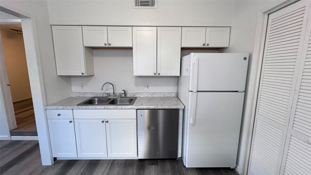 1325 Herkimer St in Houston, TX - Building Photo