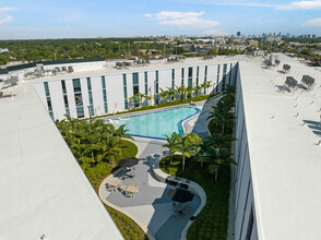 VOX Miami Phase II in South Miami, FL - Building Photo - Building Photo