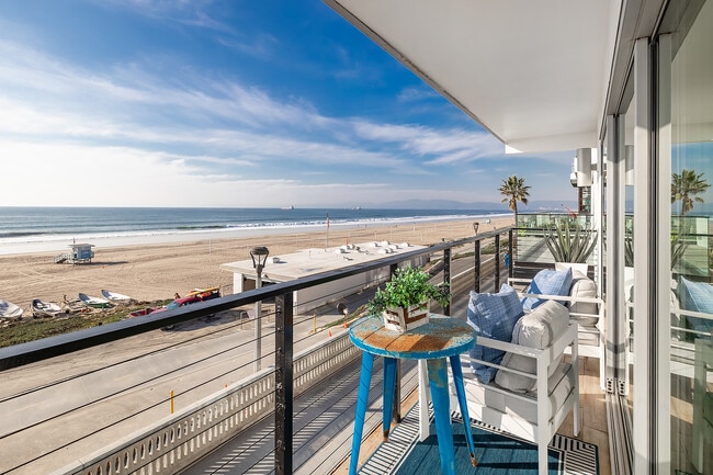 Strand 5 in Manhattan Beach, CA - Foto de edificio - Interior Photo