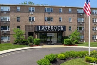 Laverock Place in Philadelphia, PA - Foto de edificio - Building Photo