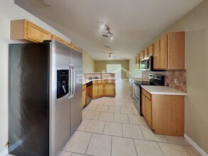 16560 Corner Lake Dr in Orlando, FL - Building Photo - Building Photo