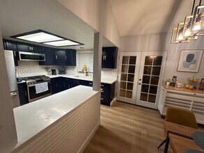 491 W Carter St in Rialto, CA - Foto de edificio - Building Photo