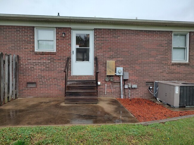 1730A Flat Rock Rd, Unit A in China Grove, NC - Building Photo - Building Photo