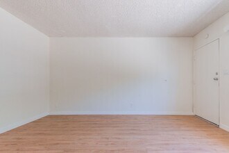 1241 E 15th St in Long Beach, CA - Building Photo - Building Photo