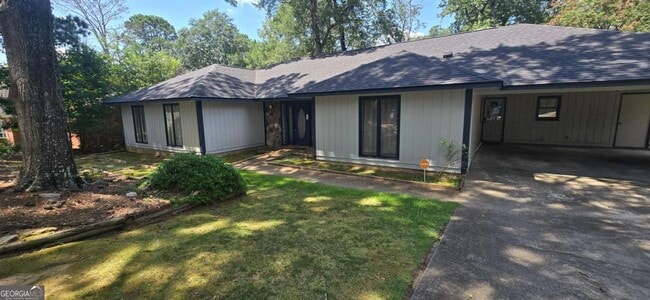 3325 N Quay Dr in Columbus, GA - Building Photo - Building Photo