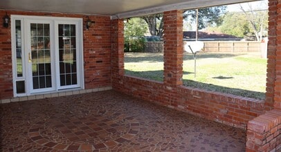 1003 Cinderella Ct in Alexandria, LA - Building Photo - Building Photo