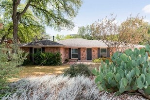 2624 Barton Hills Dr in Austin, TX - Building Photo
