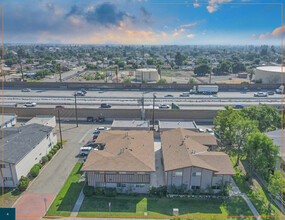 Bonnie Brae Cottages in Montclair, CA - Foto de edificio - Building Photo