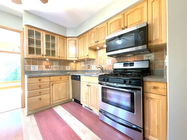 property at 1104 E Glendale Ave